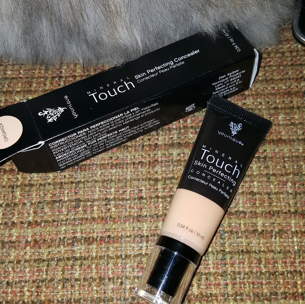 NIB Younique Touch Mineral Skin Perfecting Conceal